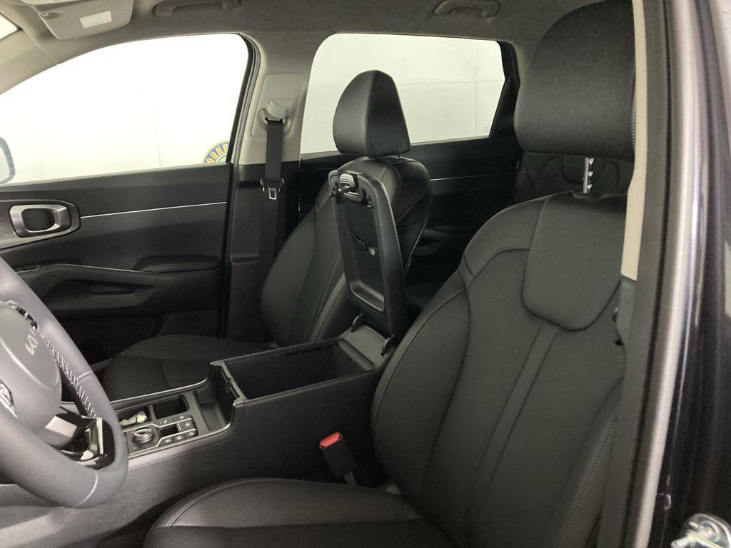 new 2025 Kia Sorento car, priced at $36,030