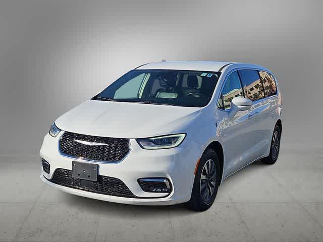 used 2022 Chrysler Pacifica Hybrid car, priced at $18,500