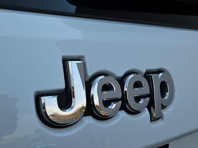 used 2022 Jeep Grand Cherokee car, priced at $24,000