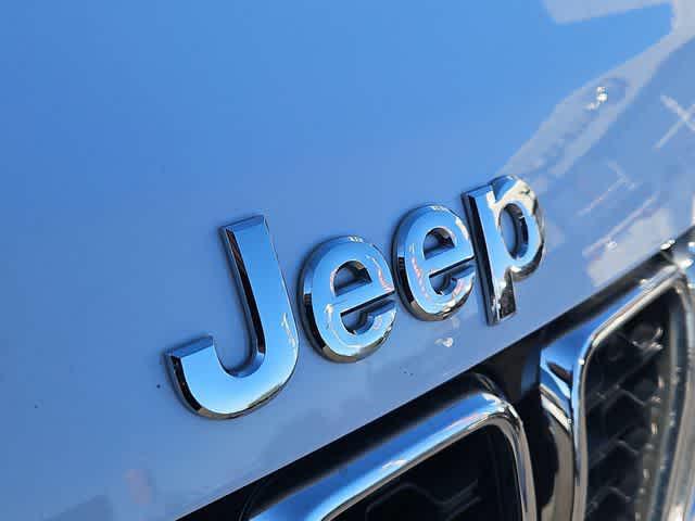 used 2022 Jeep Grand Cherokee car, priced at $20,000