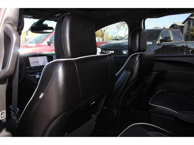 new 2025 Chrysler Pacifica Hybrid car, priced at $51,722