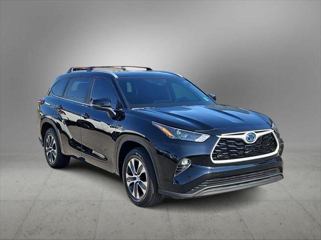 used 2024 Toyota Highlander Hybrid car, priced at $45,000