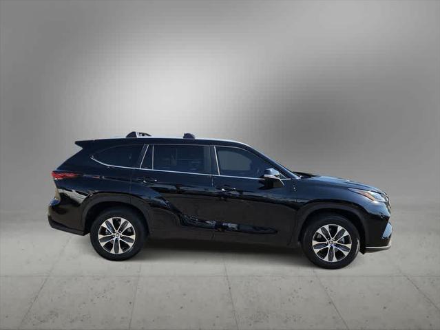 used 2024 Toyota Highlander Hybrid car, priced at $47,000