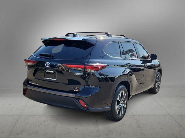 used 2024 Toyota Highlander Hybrid car, priced at $45,000