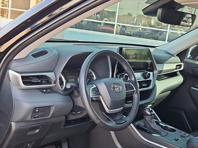 used 2024 Toyota Highlander Hybrid car, priced at $47,000