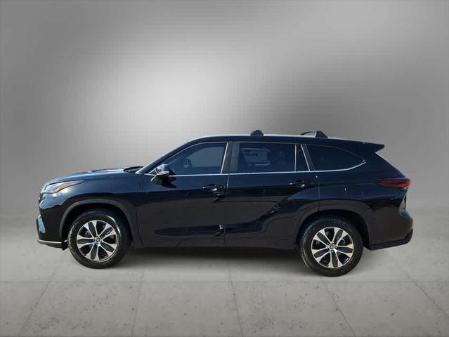 used 2024 Toyota Highlander Hybrid car, priced at $47,000
