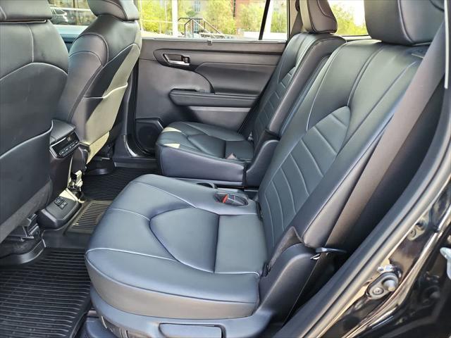used 2024 Toyota Highlander Hybrid car, priced at $47,000