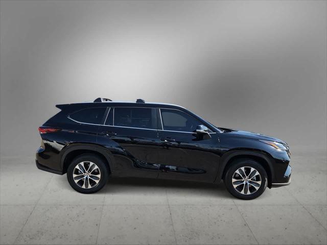 used 2024 Toyota Highlander Hybrid car, priced at $45,000