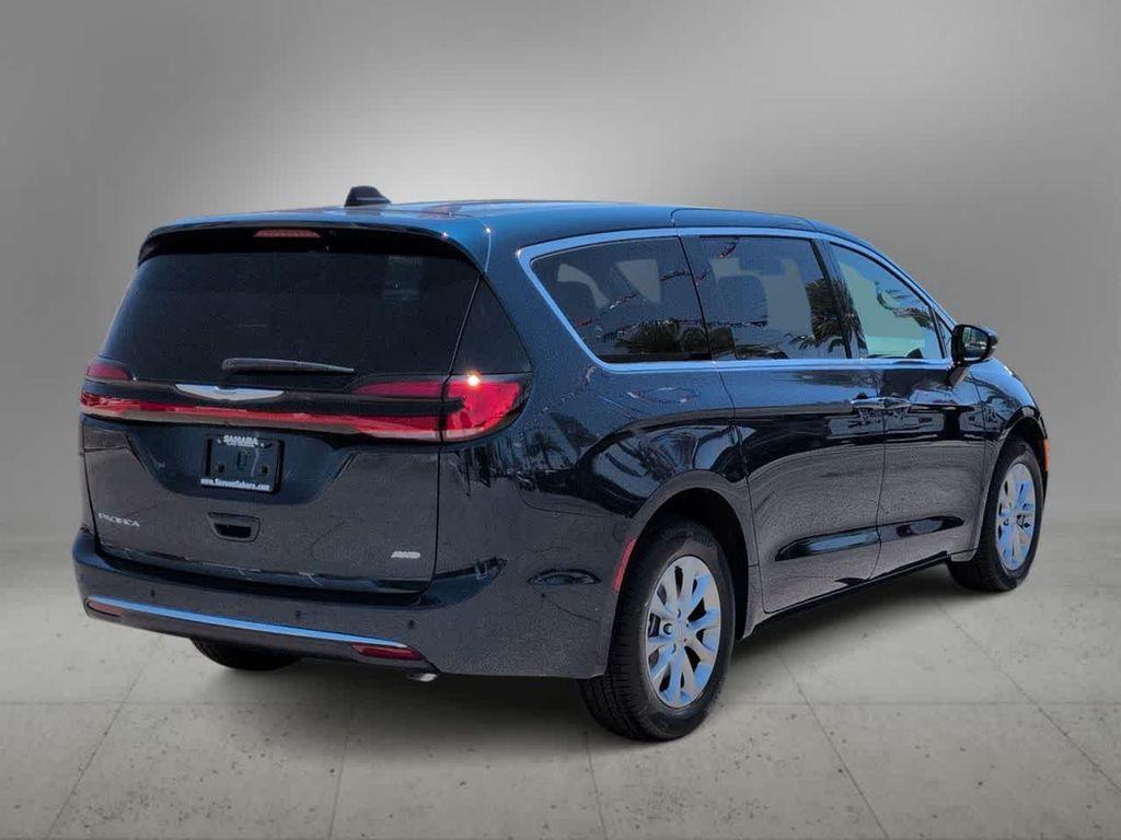 new 2025 Chrysler Pacifica car, priced at $43,787