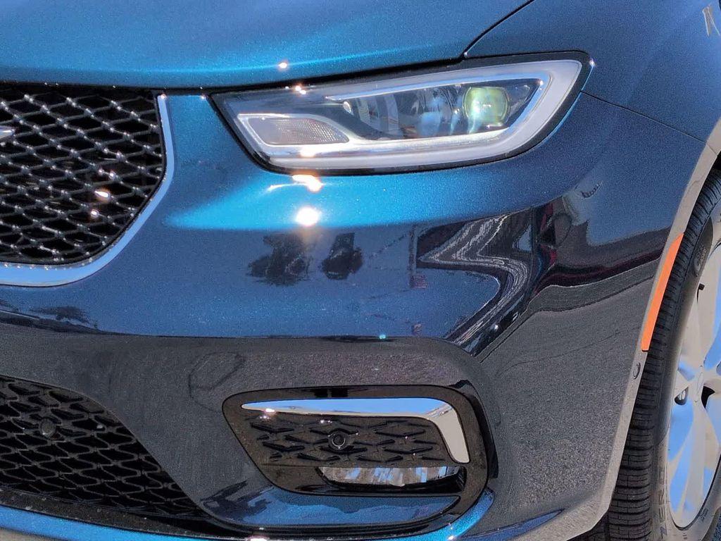 new 2025 Chrysler Pacifica car, priced at $43,787