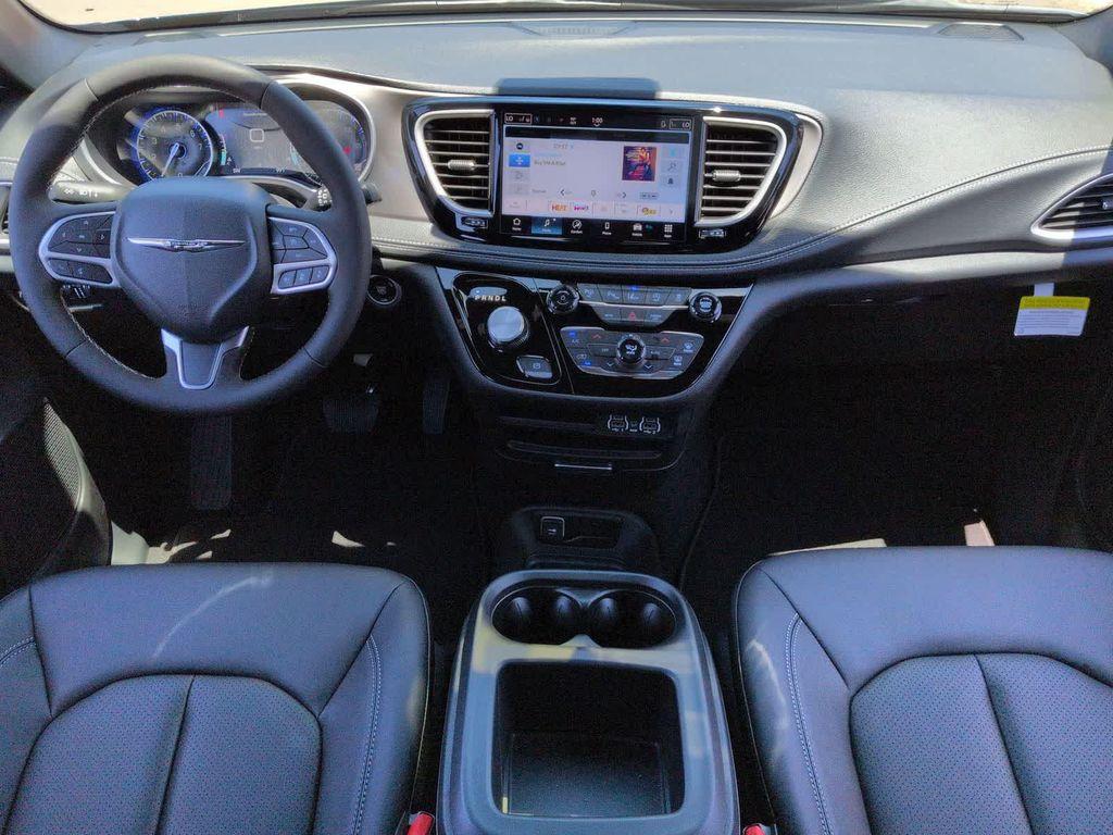 new 2025 Chrysler Pacifica car, priced at $43,787