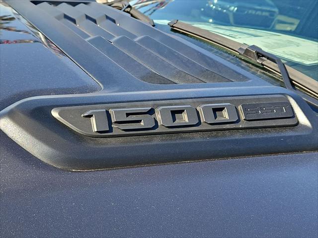 new 2025 Ram 1500 car, priced at $61,924