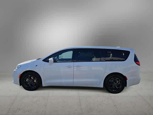 used 2022 Chrysler Pacifica Hybrid car, priced at $22,500