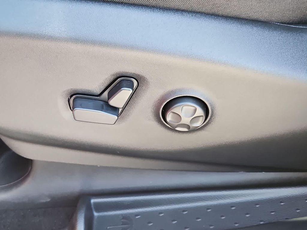 new 2025 Chrysler Pacifica car, priced at $49,927