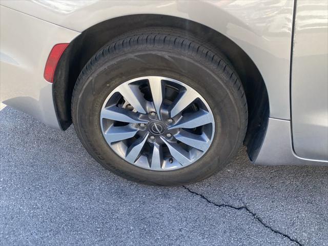 used 2021 Chrysler Pacifica Hybrid car, priced at $23,000