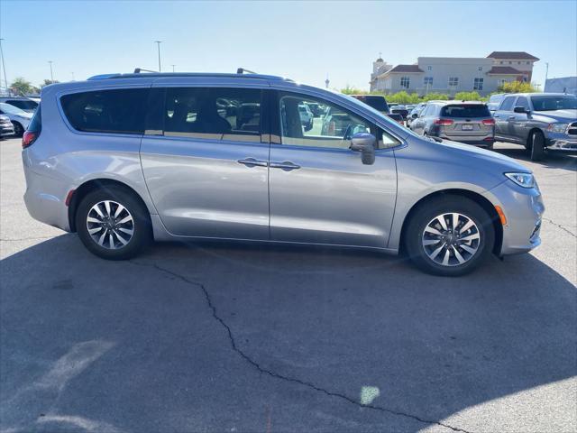 used 2021 Chrysler Pacifica Hybrid car, priced at $23,000