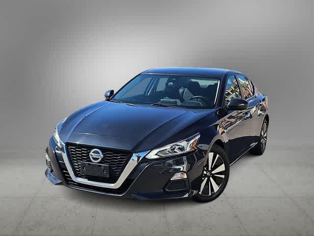 used 2022 Nissan Altima car, priced at $17,000