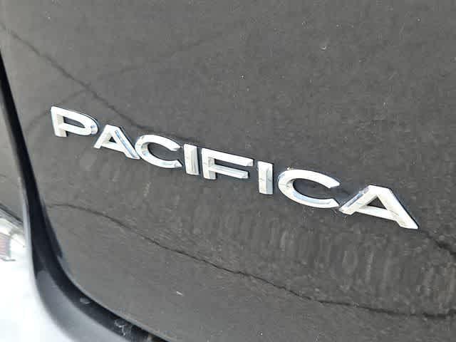 used 2022 Chrysler Pacifica Hybrid car, priced at $26,000