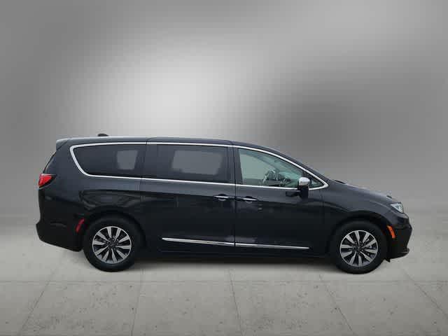 used 2022 Chrysler Pacifica Hybrid car, priced at $26,000