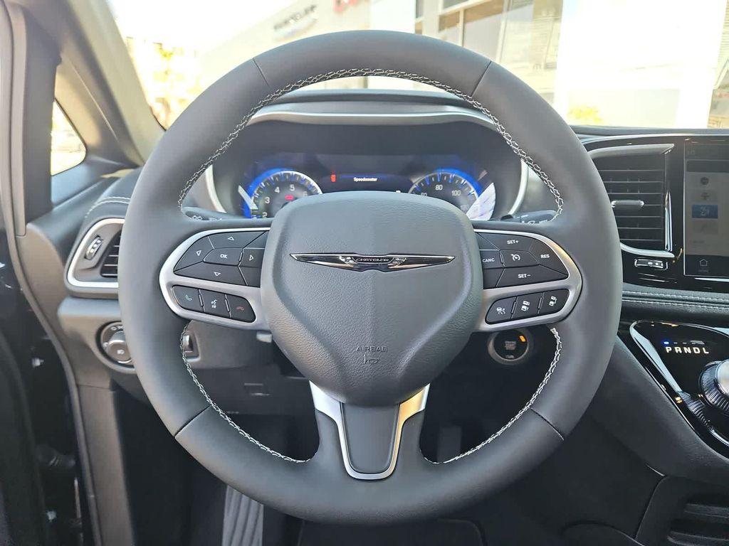 new 2025 Chrysler Pacifica car, priced at $41,216