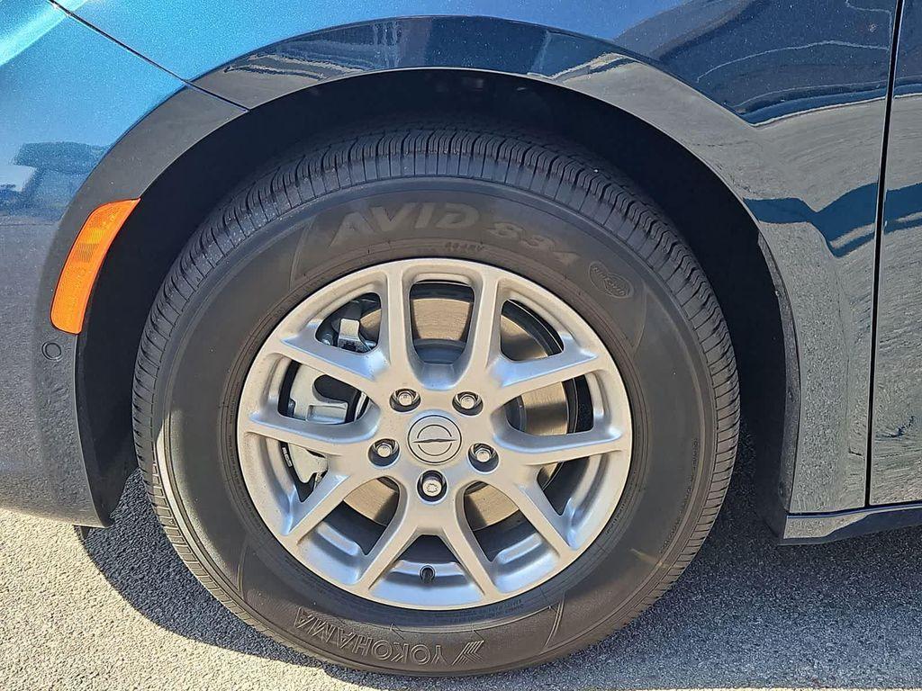 new 2025 Chrysler Pacifica car, priced at $41,216