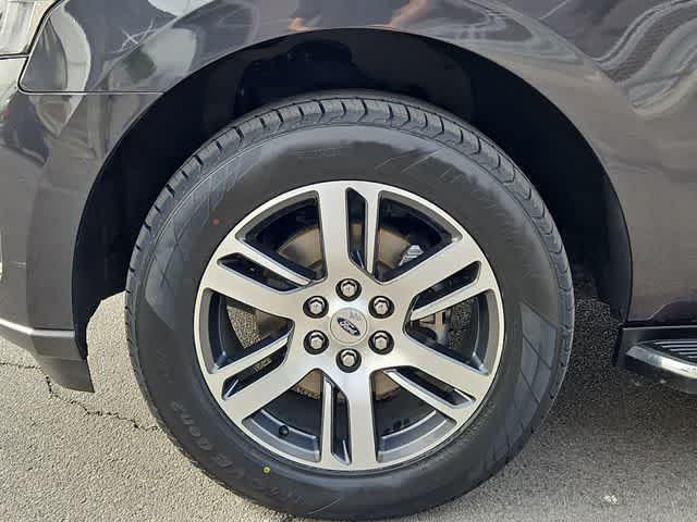 used 2022 Ford Expedition Max car, priced at $40,000