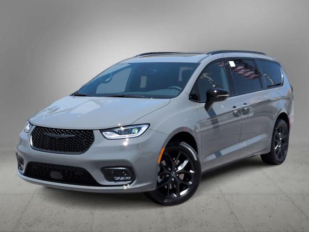 new 2025 Chrysler Pacifica car, priced at $53,086