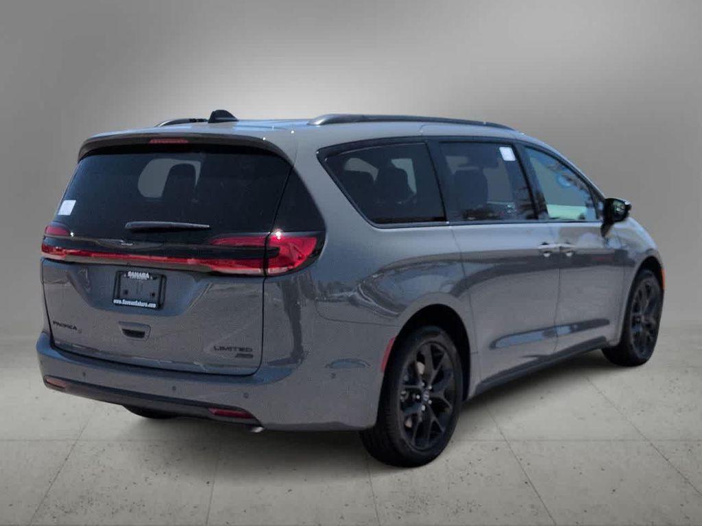 new 2025 Chrysler Pacifica car, priced at $53,086