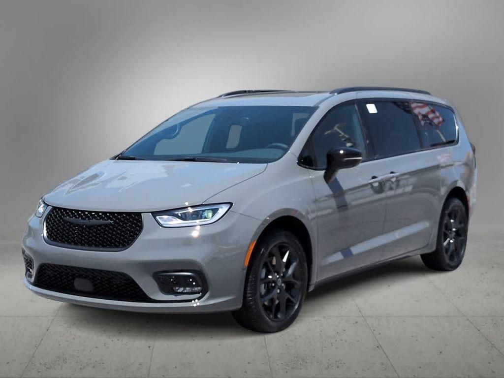 new 2025 Chrysler Pacifica car, priced at $53,086