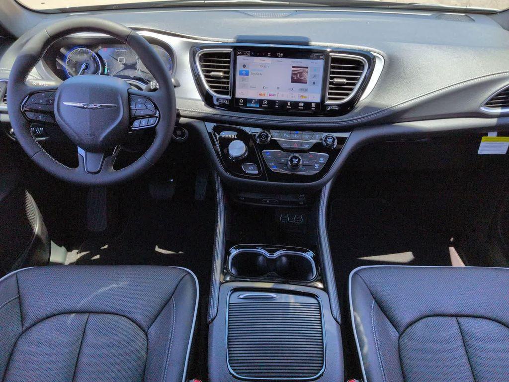new 2025 Chrysler Pacifica car, priced at $53,086
