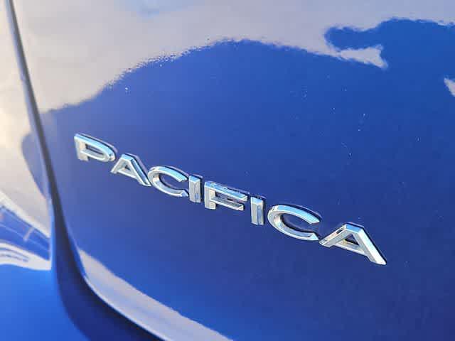 used 2021 Chrysler Pacifica Hybrid car, priced at $19,500