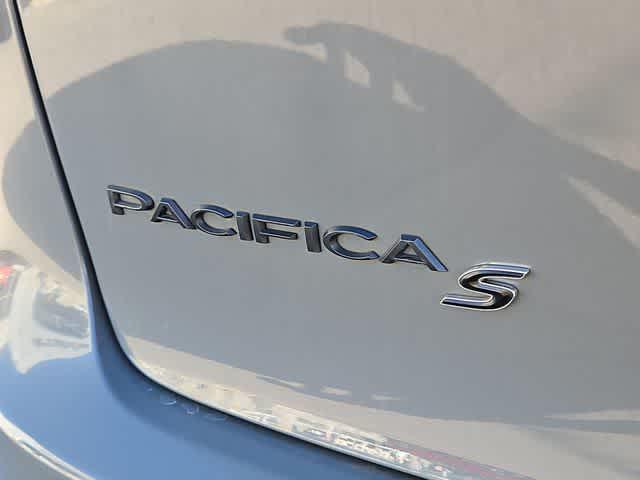 used 2022 Chrysler Pacifica Hybrid car, priced at $28,500