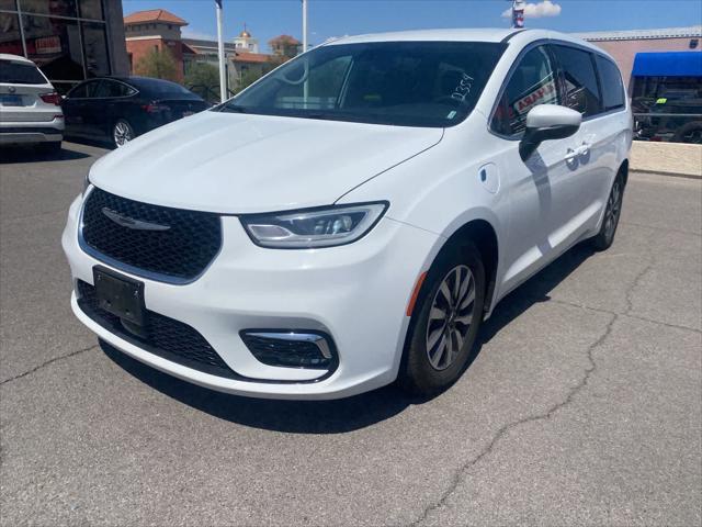 used 2023 Chrysler Pacifica Hybrid car, priced at $25,000