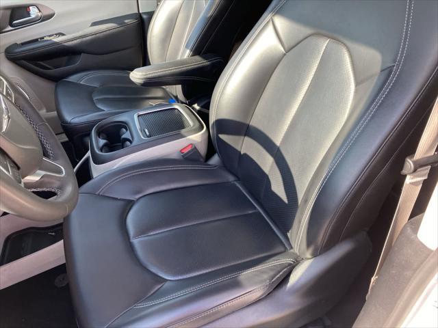 used 2023 Chrysler Pacifica Hybrid car, priced at $25,000