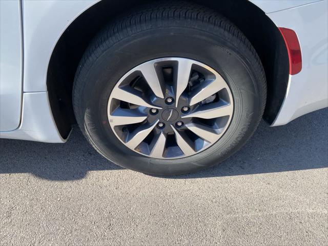 used 2023 Chrysler Pacifica Hybrid car, priced at $25,000