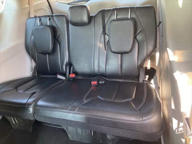 used 2023 Chrysler Pacifica Hybrid car, priced at $25,000