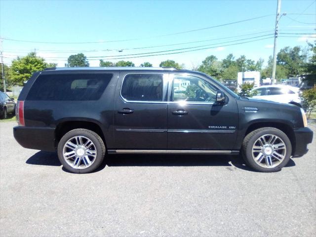 used 2013 Cadillac Escalade ESV car, priced at $18,796