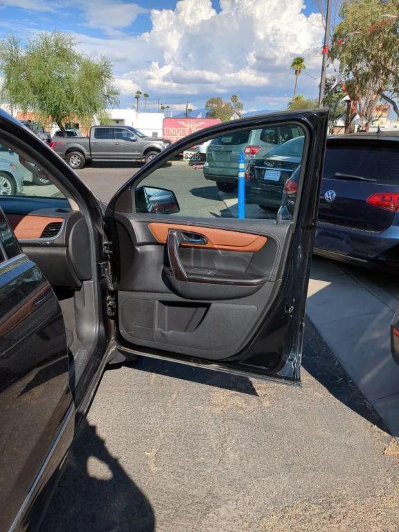 used 2015 Chevrolet Traverse car, priced at $9,490