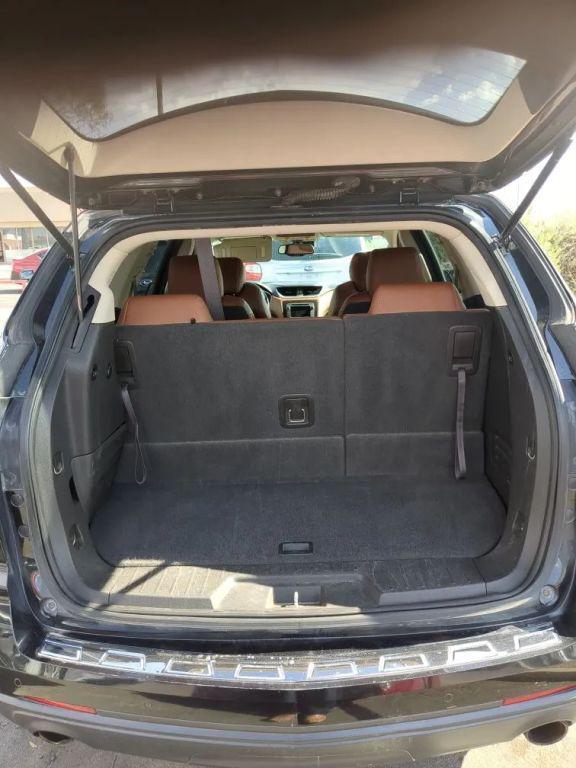 used 2015 Chevrolet Traverse car, priced at $9,490