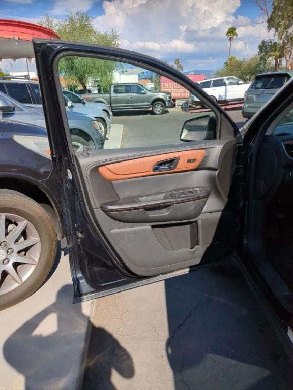 used 2015 Chevrolet Traverse car, priced at $9,490