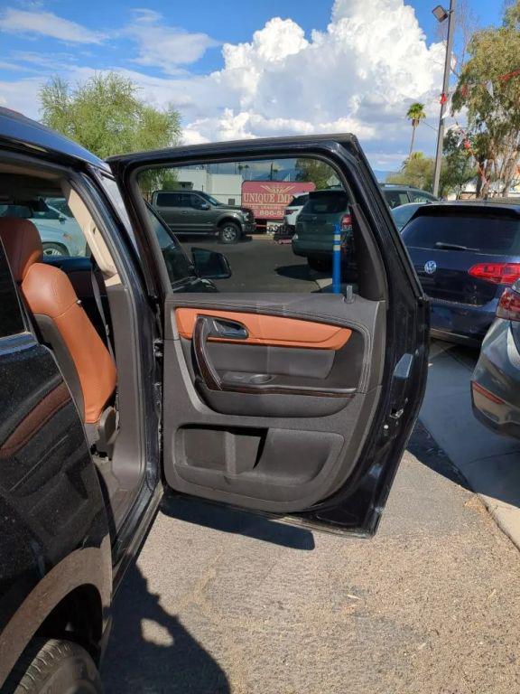 used 2015 Chevrolet Traverse car, priced at $9,490