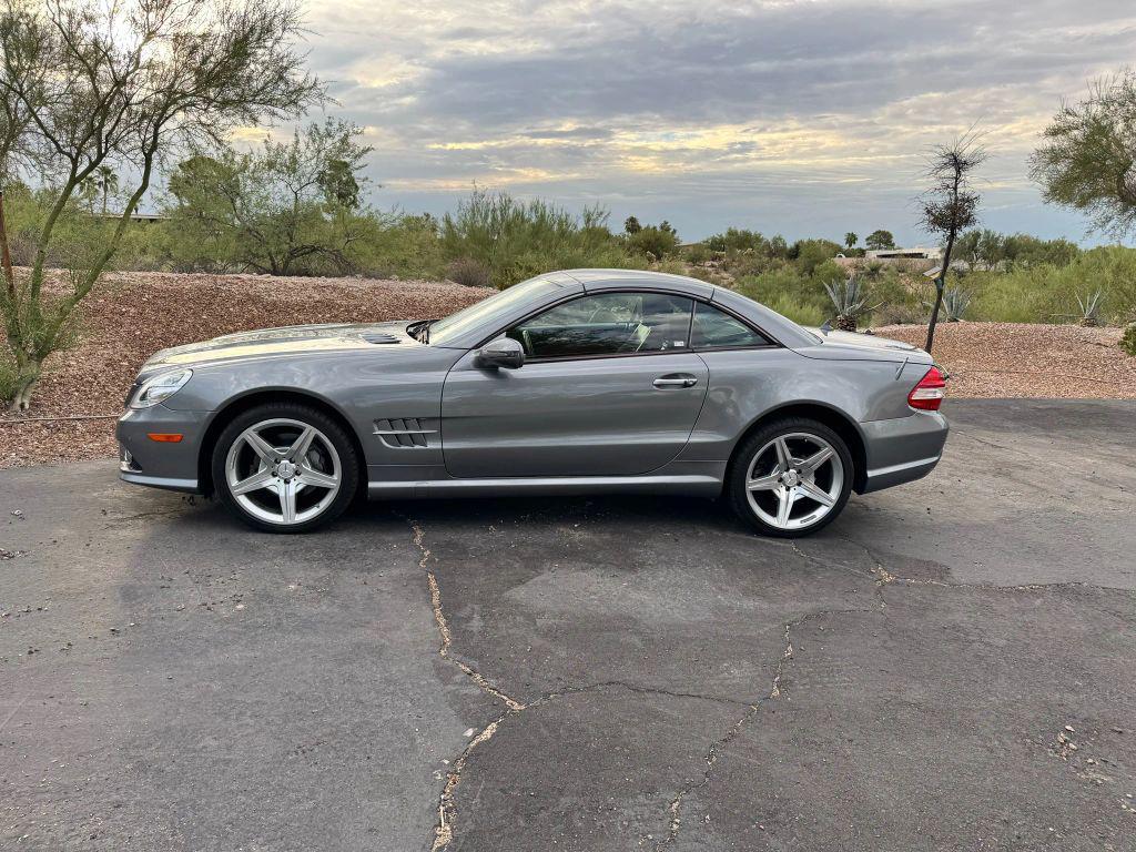 used 2009 Mercedes-Benz SL-Class car, priced at $18,550