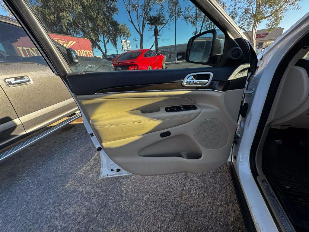 used 2017 Jeep Grand Cherokee car, priced at $15,500