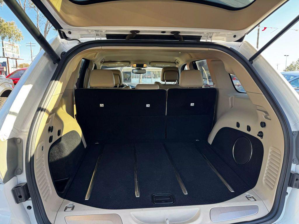 used 2017 Jeep Grand Cherokee car, priced at $15,500