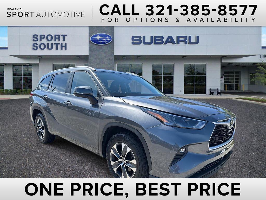 used 2023 Toyota Highlander car, priced at $29,966