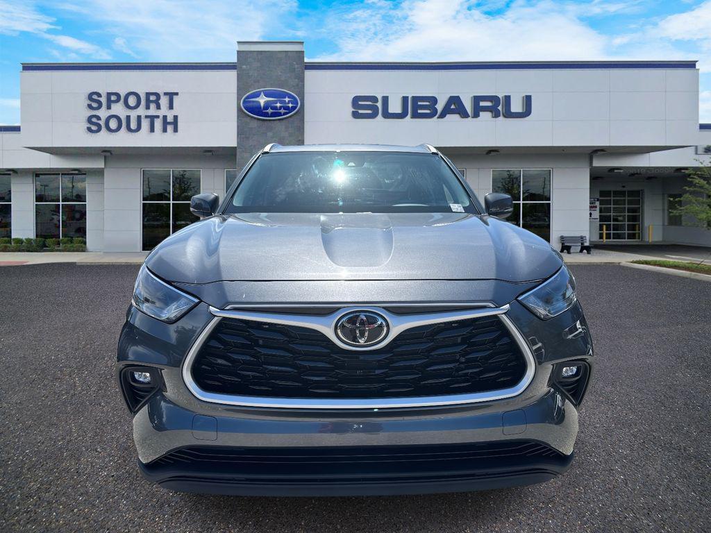 used 2023 Toyota Highlander car, priced at $29,966