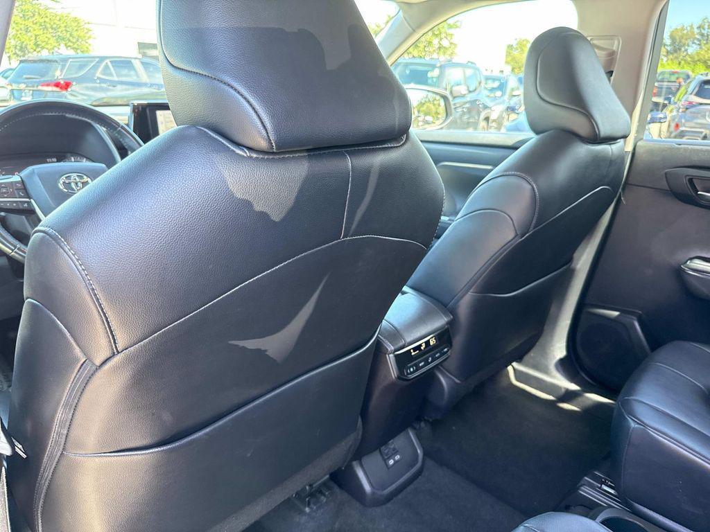 used 2023 Toyota Highlander car, priced at $29,966