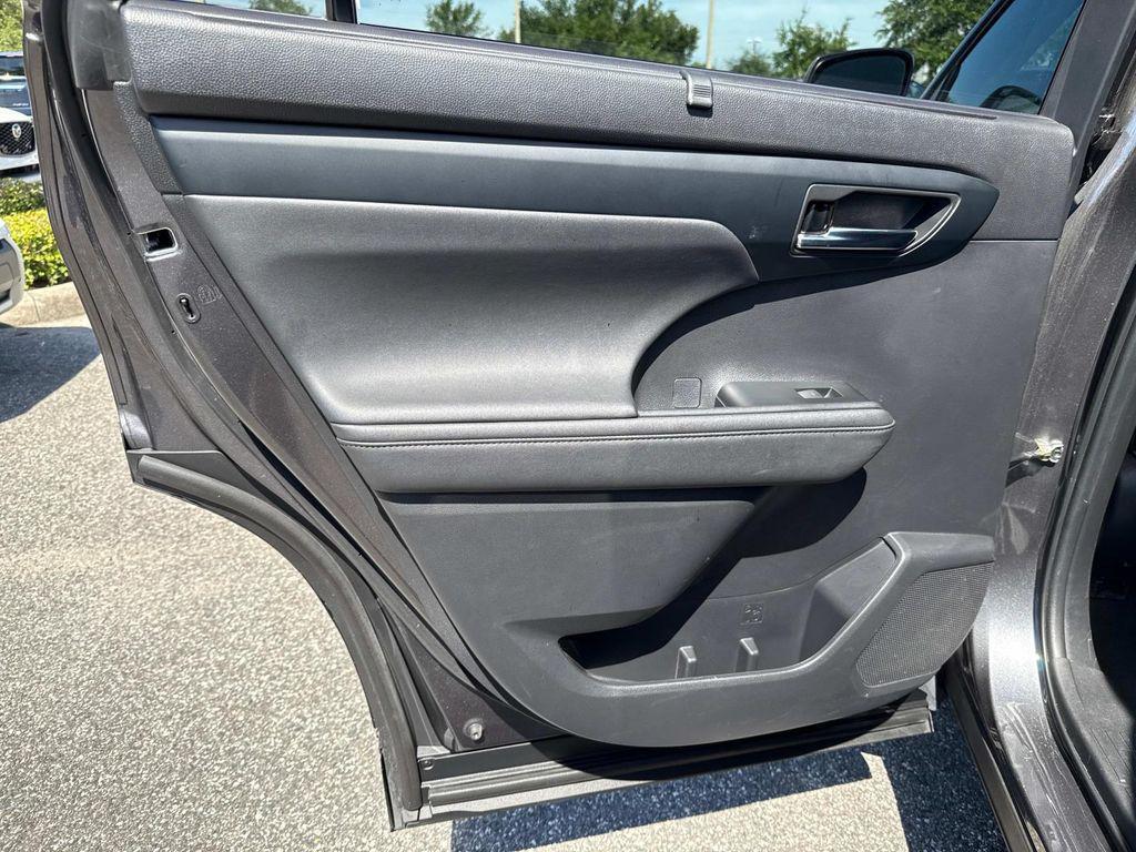 used 2023 Toyota Highlander car, priced at $29,966