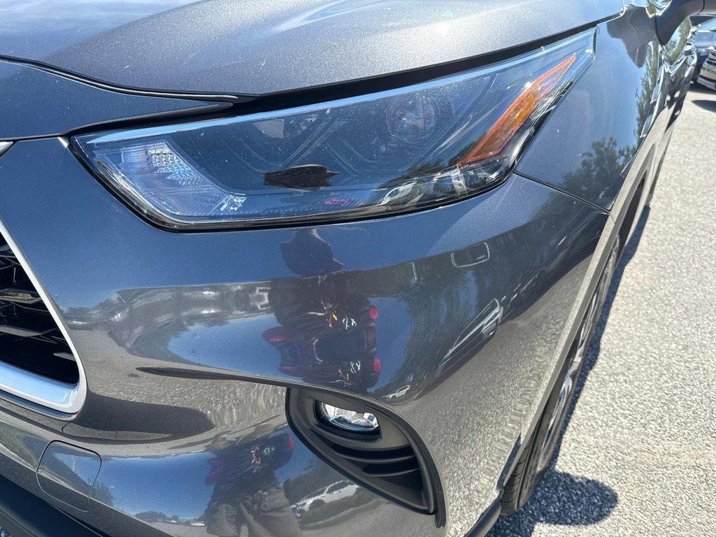 used 2023 Toyota Highlander car, priced at $29,966