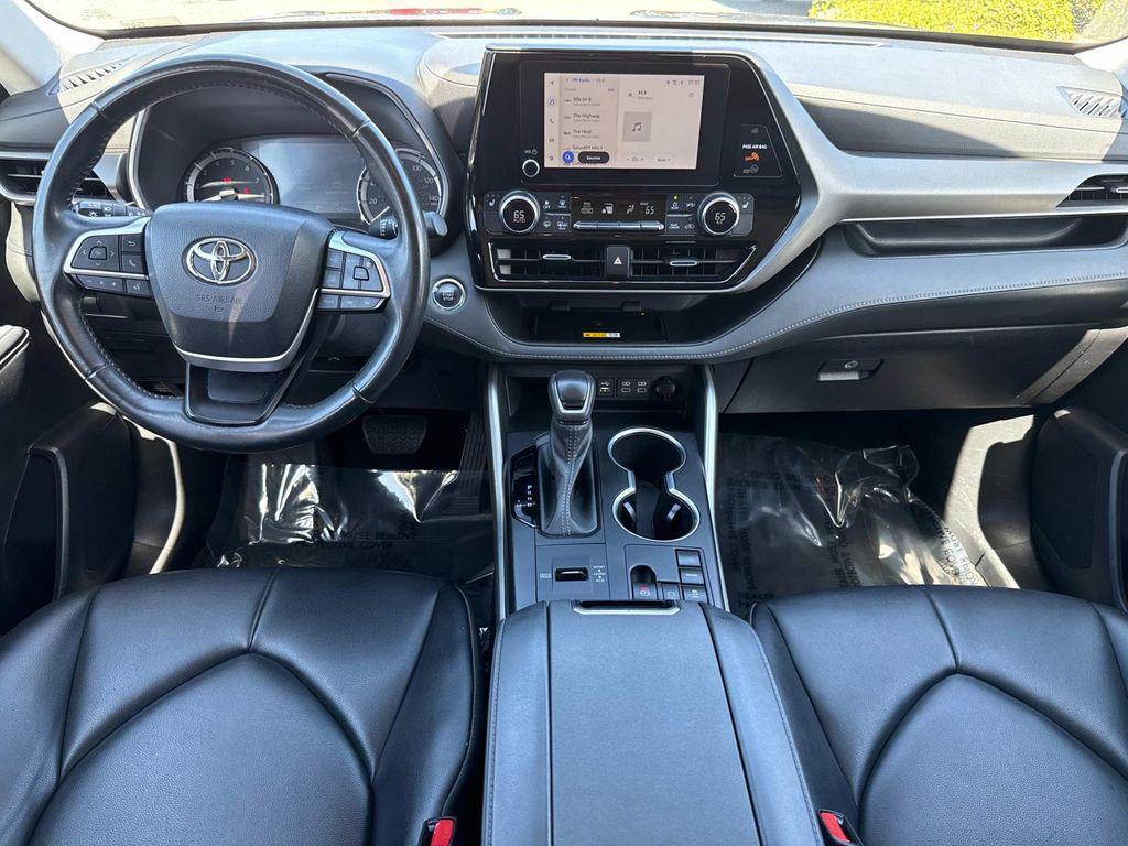 used 2023 Toyota Highlander car, priced at $29,966